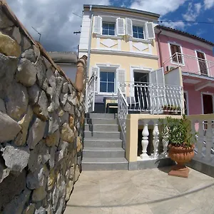  Ferienhaus Sea Dvorska 37